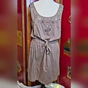 ⚡️LOFT⚡️BY ANN TAYLOR| TAUPE BEADED & EMBROIDERED SLEVELESS MINI| SIZE 6 (NWOT)